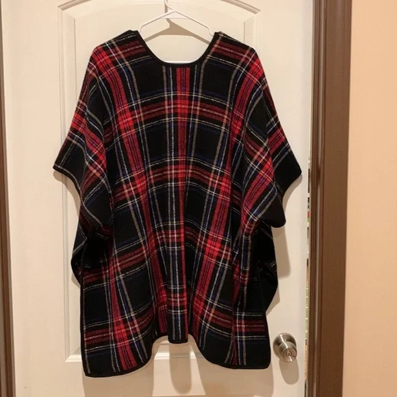 JAMES PAUL PLAID PONCHO NWT - Picture 8 of 12